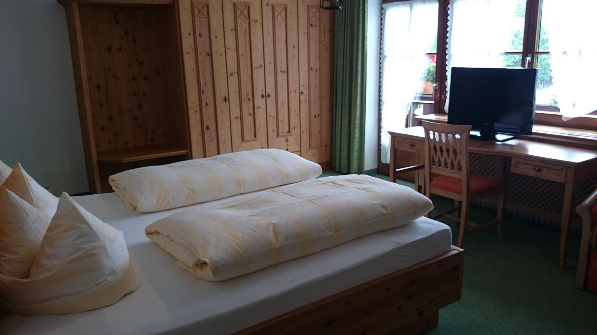 Zum Schweizerbartl Motel Garmisch-Partenkirchen Oda fotoğraf