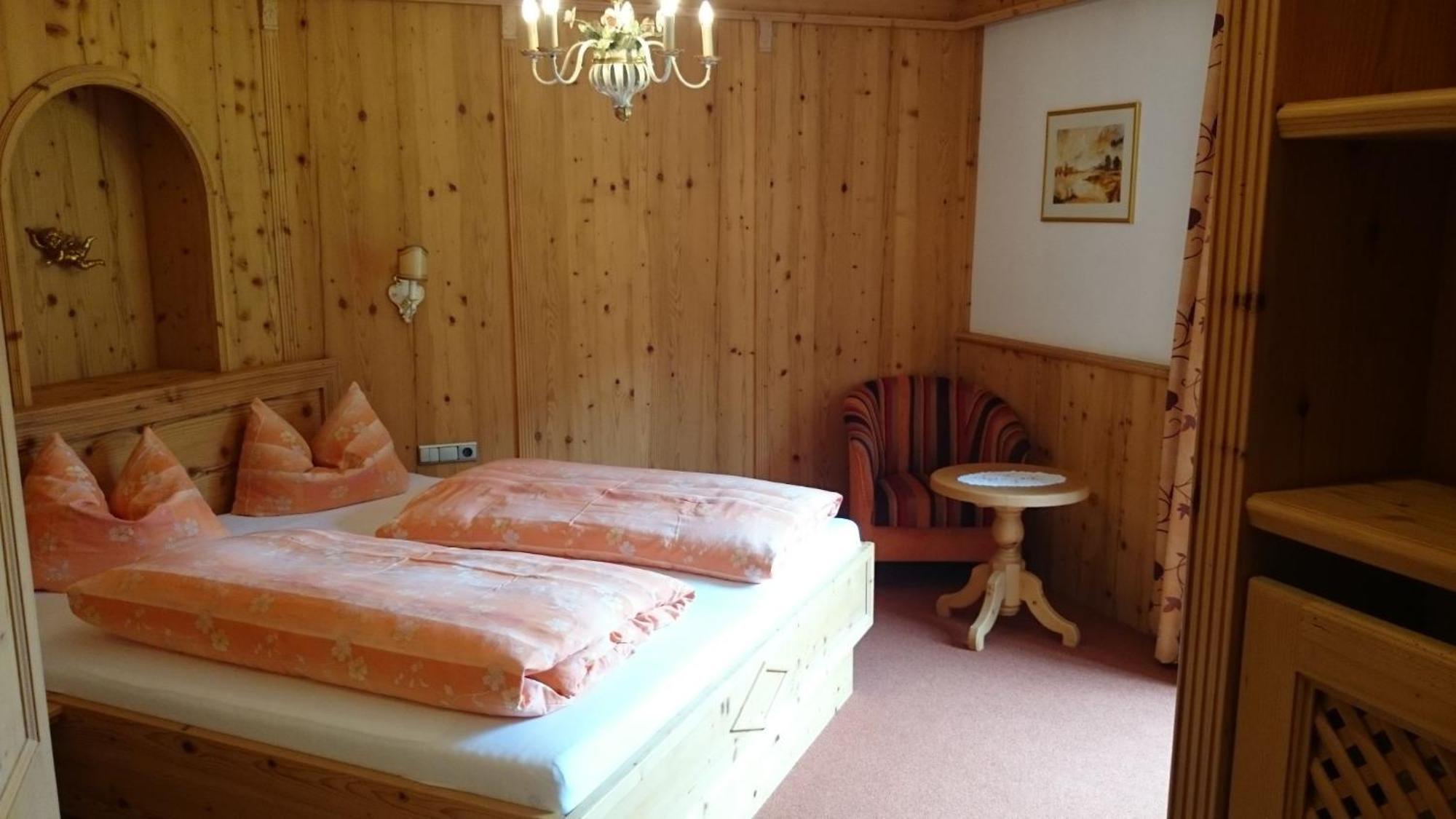 Zum Schweizerbartl Motel Garmisch-Partenkirchen Oda fotoğraf
