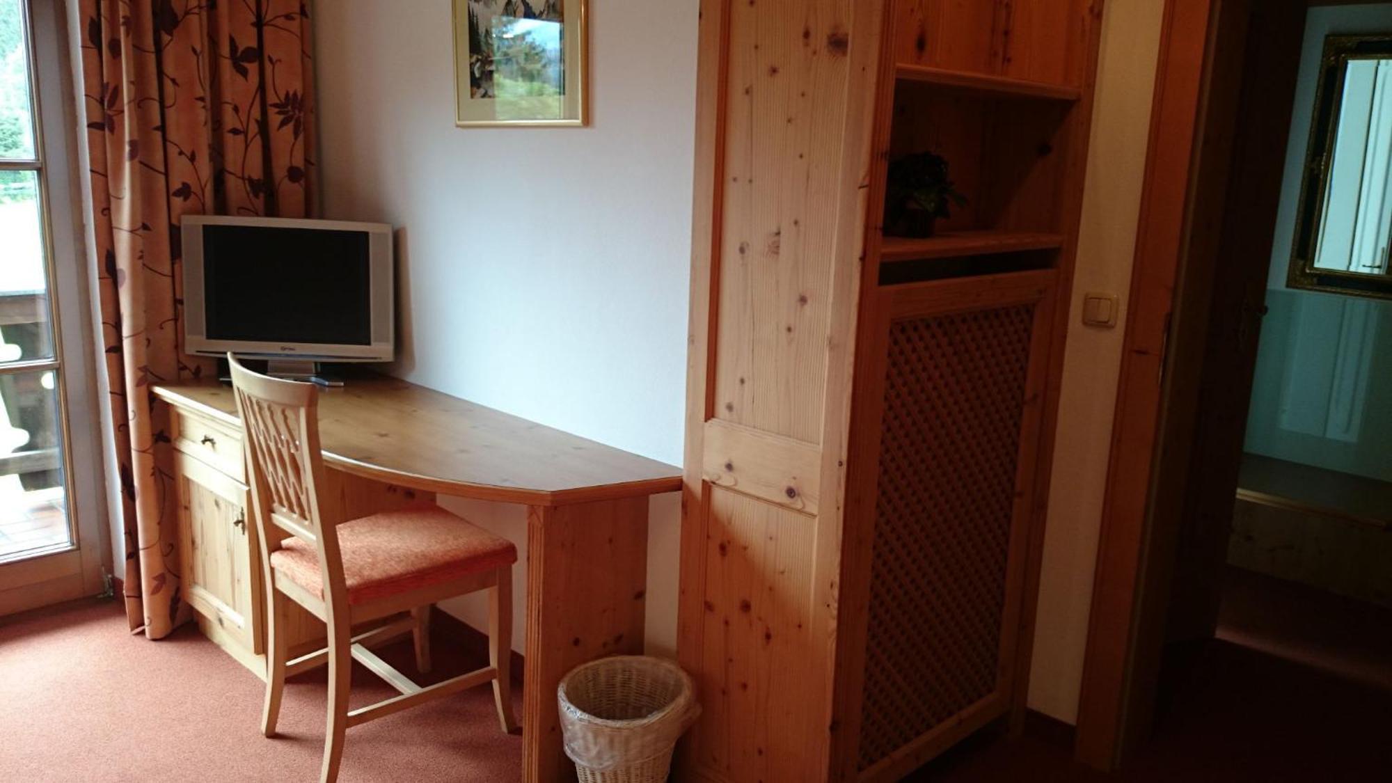 Zum Schweizerbartl Motel Garmisch-Partenkirchen Oda fotoğraf
