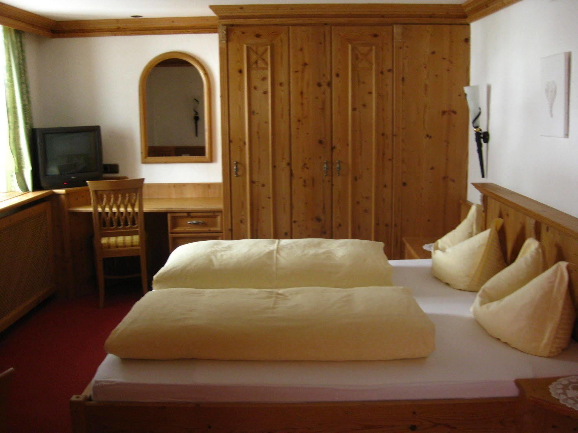 Zum Schweizerbartl Motel Garmisch-Partenkirchen Dış mekan fotoğraf